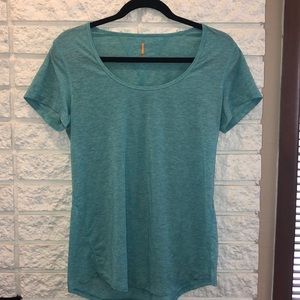 Turquoise shirt sleeve workout shir